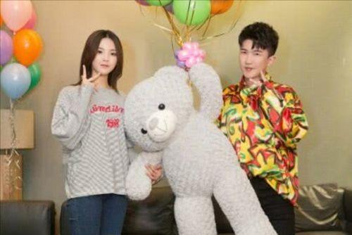 娱乐圈吃瓜背景板